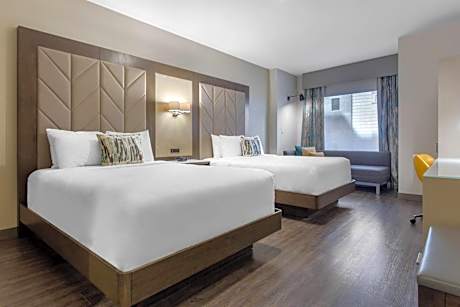 Queen Room with Two Queen Beds - Non-Smoking