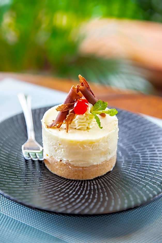 Tanoa Waterfront Hotel