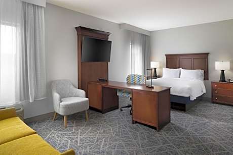 Queen Studio Suite - Non-Smoking