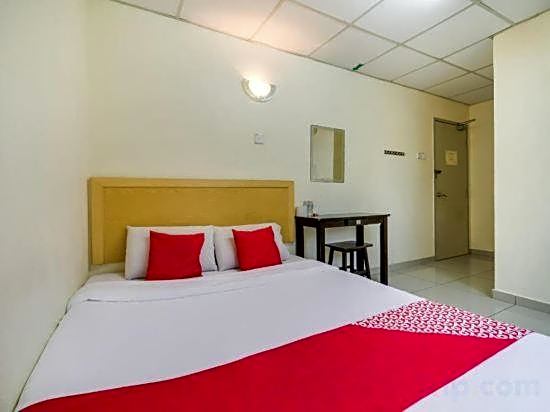 OYO 301 River Inn Hotel