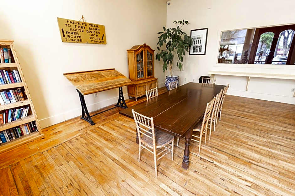 Historic Plaza Hotel