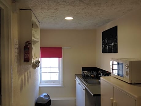 Single room-Budget-Ensuite with Shower-Blue Room