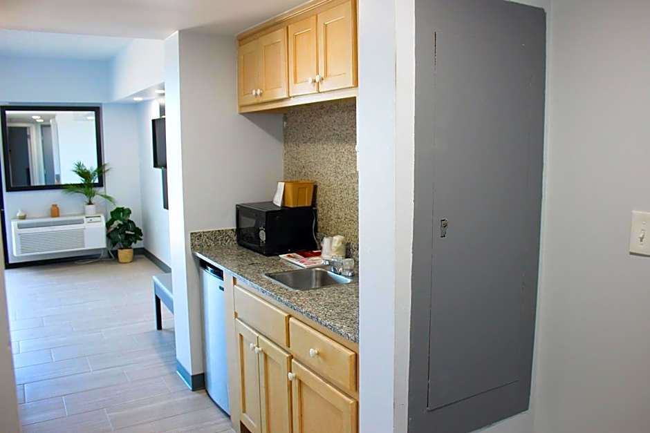 Sun & Sand Resort Oceanfront Suites