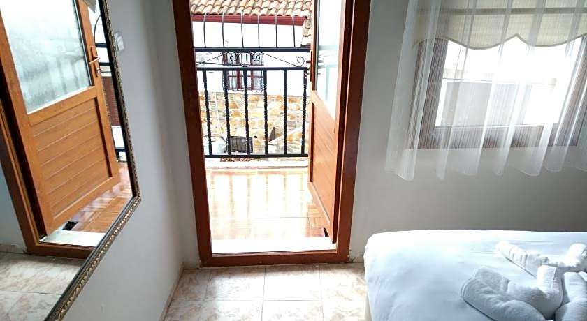 Anz Guest House Pansiyon