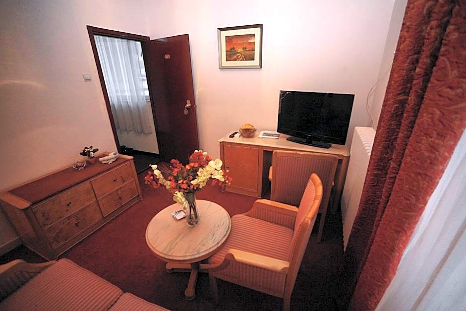 Golden Inn Hotel