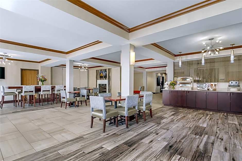 Best Western Plus River Escape Inn & Suites