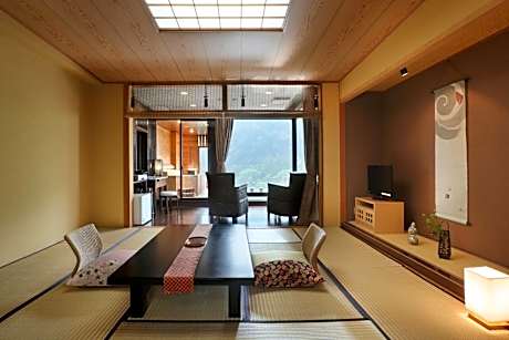 Quadruple Room with Mountain View