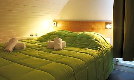 Two-Bedroom Holiday Home ( 7 adults)