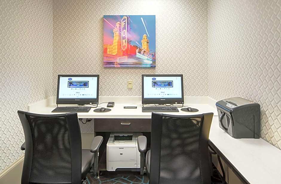 Hampton Inn By Hilton And Suites Atlanta-Downtown