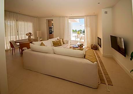 One-Bedroom Apartment with Balcony and Sea View