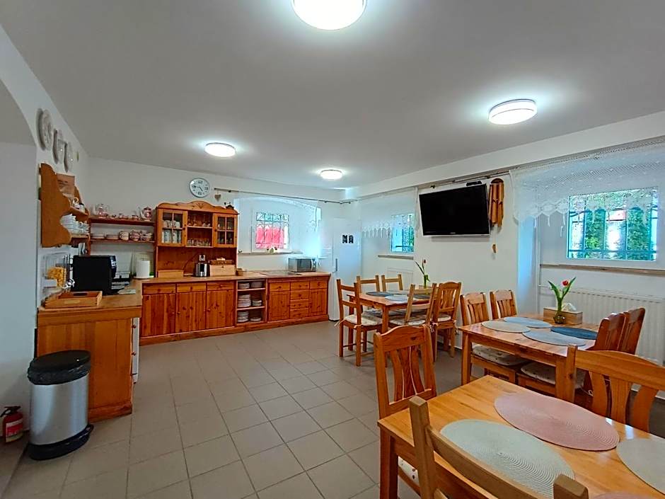 Dworek pod świerkami