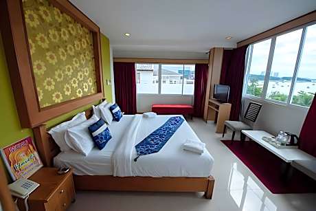 Grand Deluxe Sea View Room