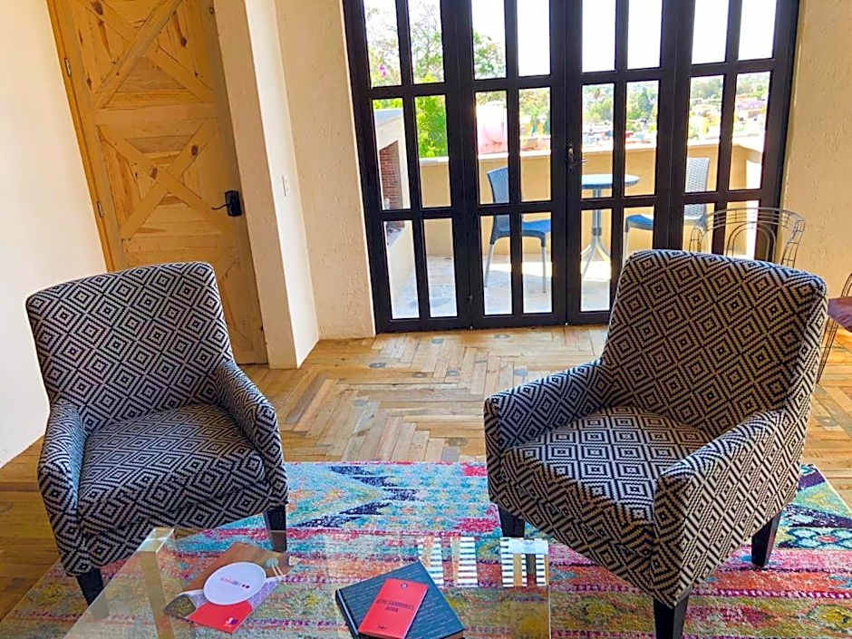 Canela Fina - Adults Only