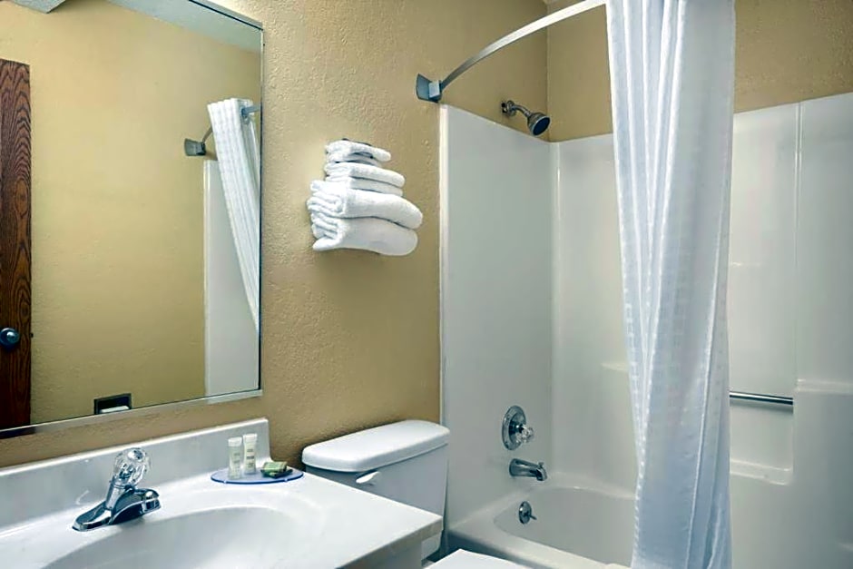 Super 8 by Wyndham Burlington