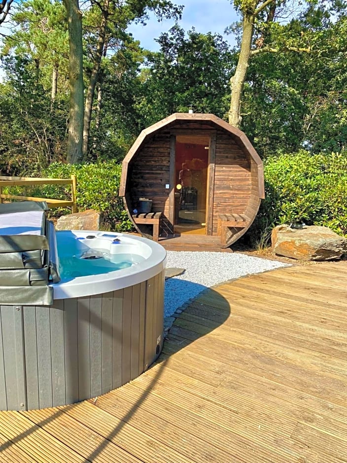 Luxe Finse Kota met Jacuzzi en SaunaBarrel de Zandhoef