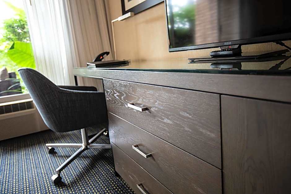 West Beach Inn, a Coast Hotel