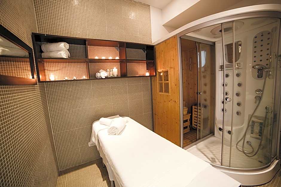 Ker Urquiza Hotel & Suites