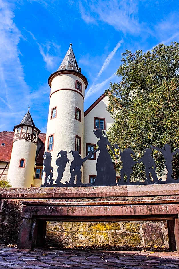 Weekly Boardinghouse