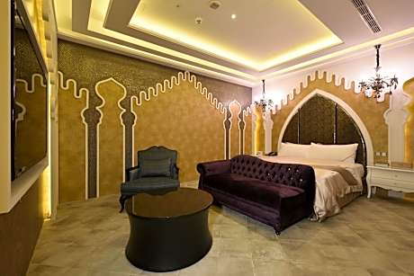 Deluxe Quadruple Room