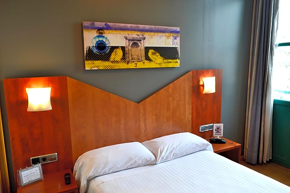 Photo 1 of 6 of Standard Single Room