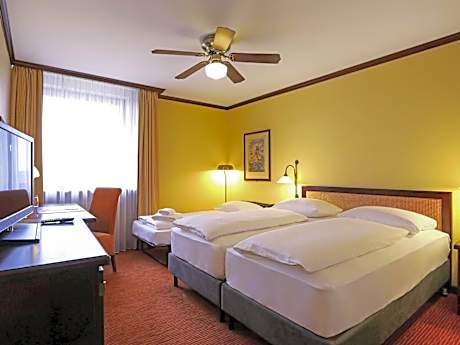 Classic Room with Two Zip Beds