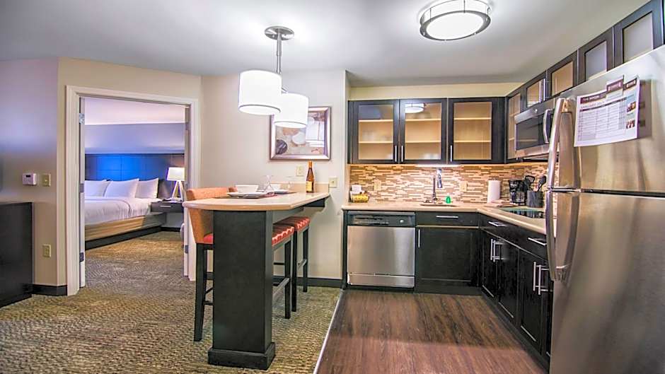 Staybridge Suites Marquette By IHG