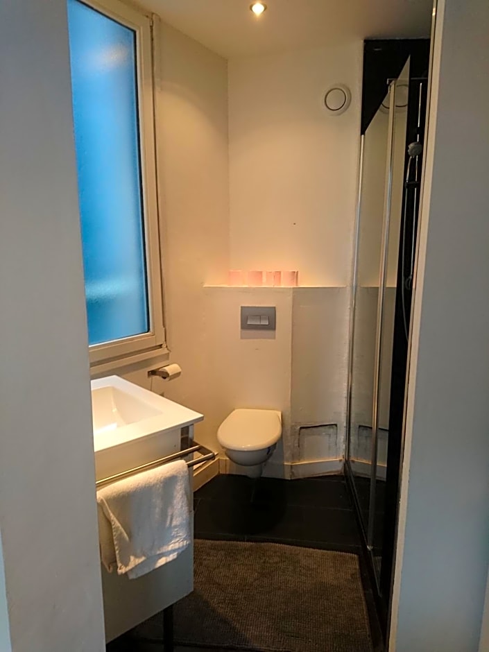 Studio Hypercentre proche gares et métro