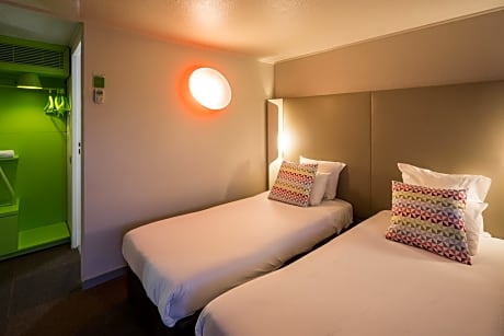 New Generation Twin Room 