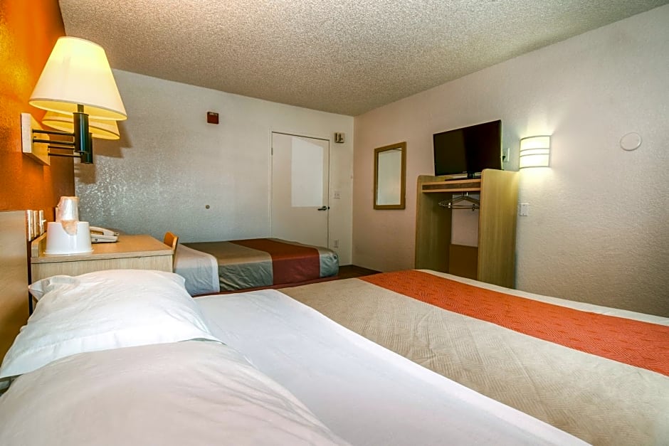 Motel 6-Costa Mesa, CA