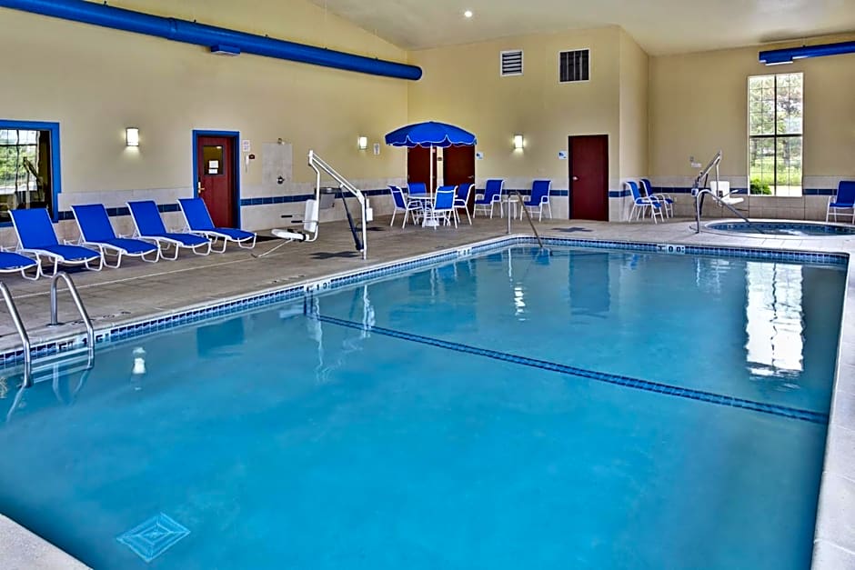 Holiday Inn Express Hotel & Suites Woodhaven By IHG