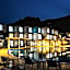 Parotia waterhouse hotel