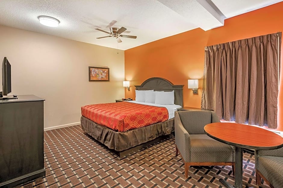 Econo Lodge Inn & Suites Granite City