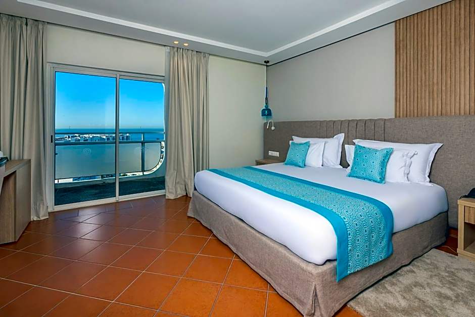 Photo 1 of 4 of Superior 1 King Bed