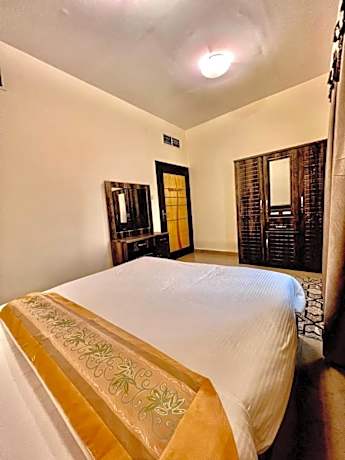 One-Bedroom Apartment with King Bed