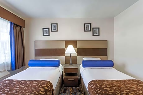 3 Double Beds Non-Smoking