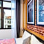 B Street Hotel
