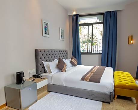 Double Room with Mountain View