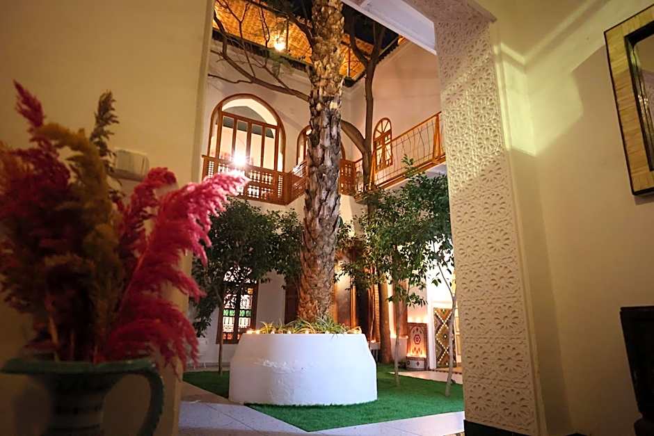 Riad O LY