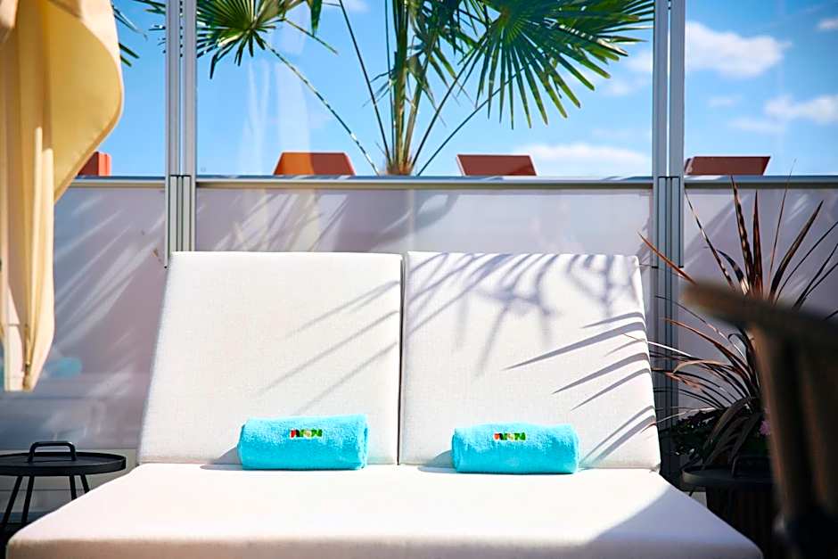Avalon Hotel