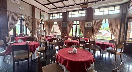 Sapadia Hotel Parapat