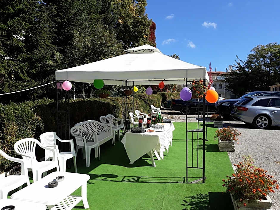 Ahilea Hotel - Free Pool Access