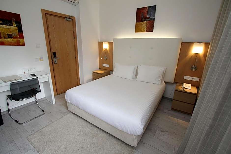 Casablanca Suites & Spa