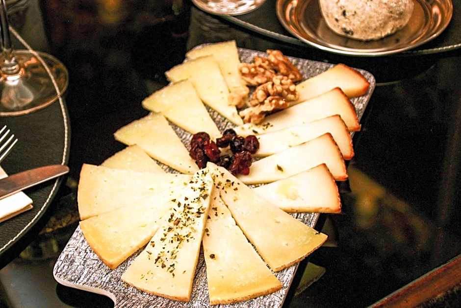 ICON Wipton by Petit Palace