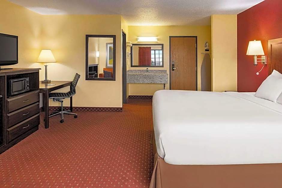 Baymont by Wyndham Cedar Rapids