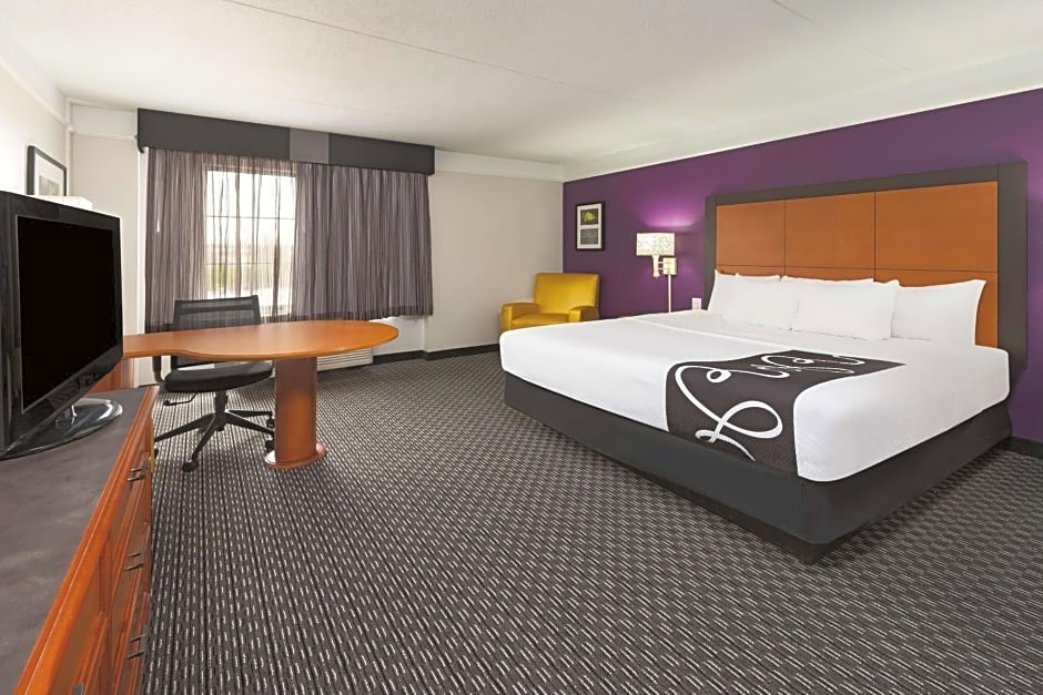 La Quinta by Wyndham St. Louis Westport