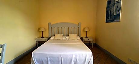 Studio Apartment with One Double Bed