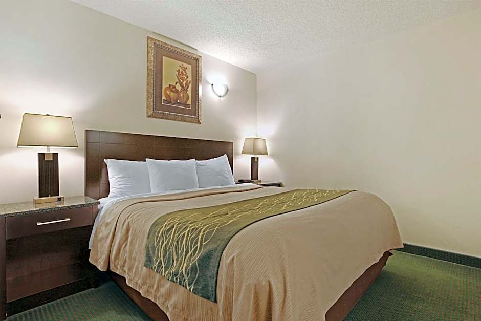 Photo 1 of 6 of 1 Queen Bed