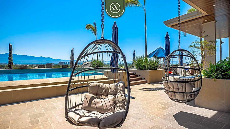 Brand New 2 BR Condo with Amazing Rooftop Pool