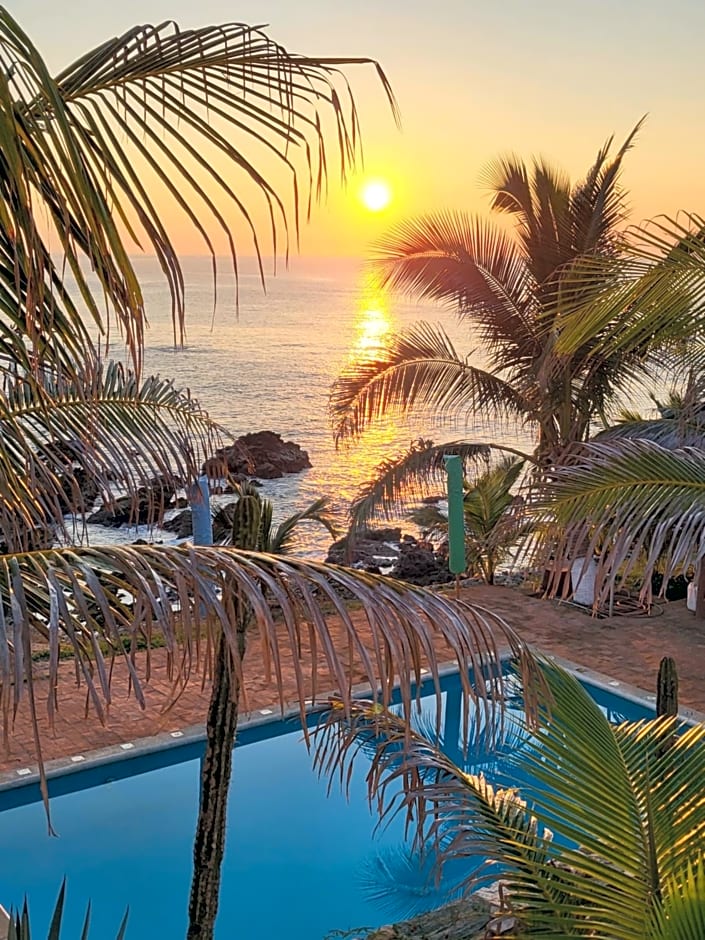 Hotel Luz de Mar ' right on the beach