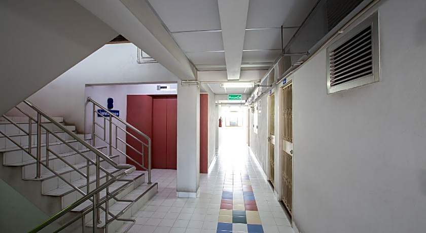 D haus Ngamwongwan Residence